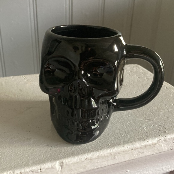 NWT- 16.9floz- Black Ceramic Glazed Skull 💀 Mug - Picture 9 of 16